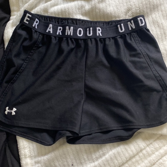 Under Armour Pants - black shorts (UNDERARMOUR)